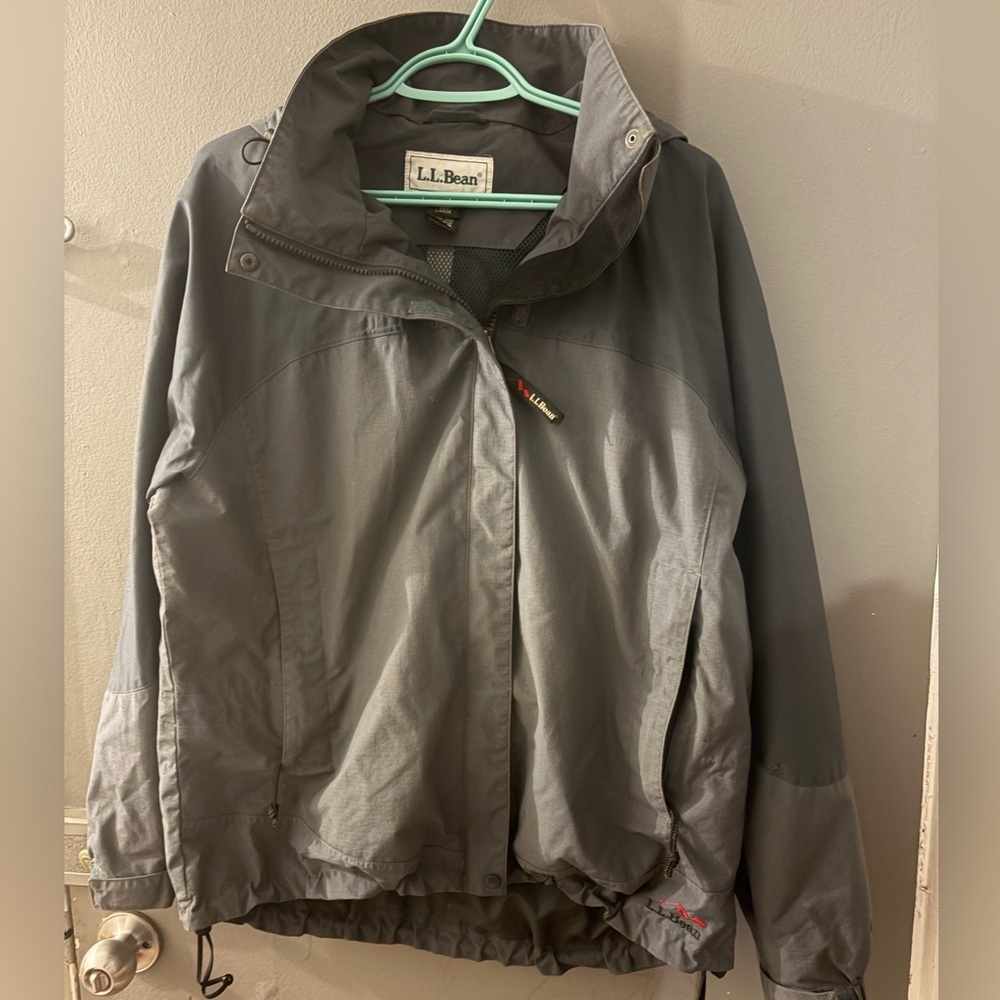 L.L. Bean Women's rain jacket‎